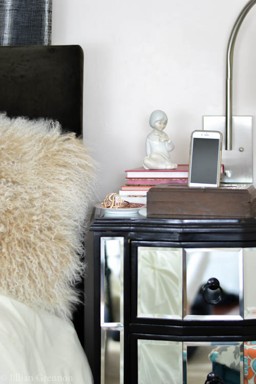 This DIY cell phone holder and charging station is a great last minute gift idea.