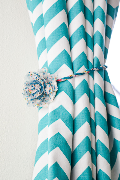 These magnetic curtain tie backs are perfect for renters who can't put holes in the walls for curtain hooks!