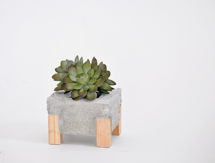 how to make a concrete wood planter