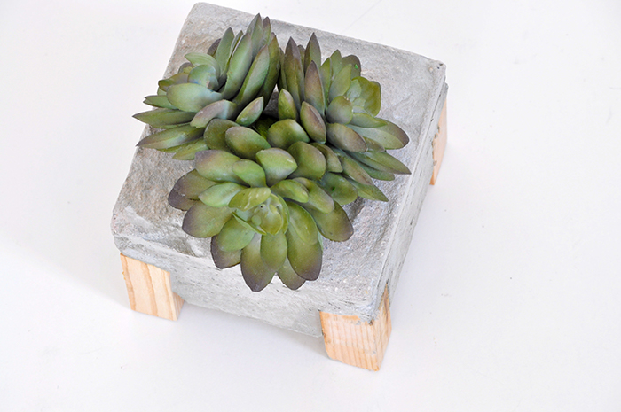 How to make Concrete and Wood planters