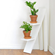 two-tiered-plant-stand-feature Easy two-tiered plant stand made from scrap wood
