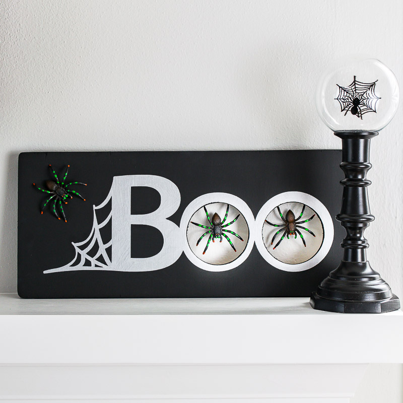 spider-Halloween-sign-final-square This black and silver Halloween sign is a spooky way to decorate for the holiday.