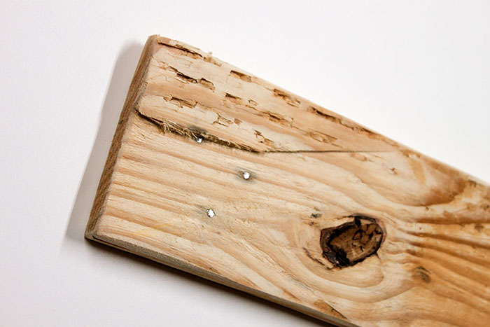 6 of the Easiest Ways to Remove Pallet Wood