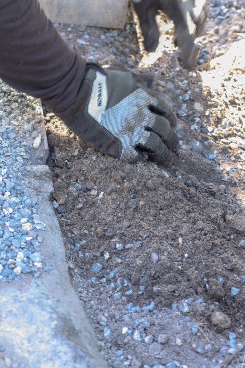Installing Concrete Paver Edging