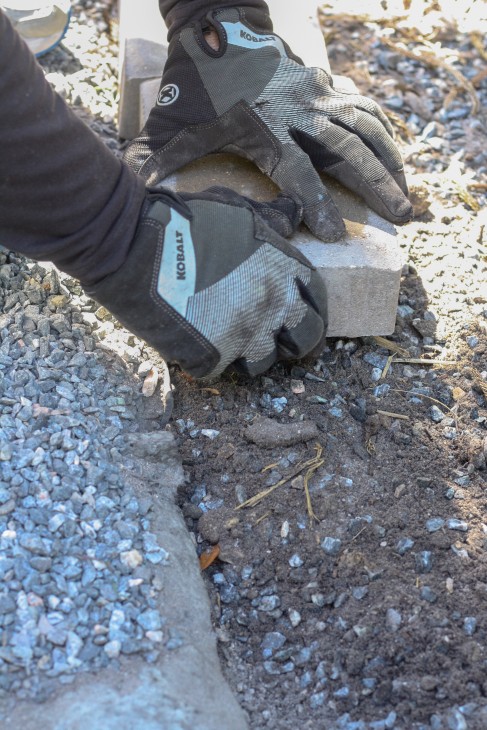 Installing Concrete Paver Edging
