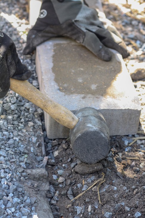 Installing Concrete Paver Edging