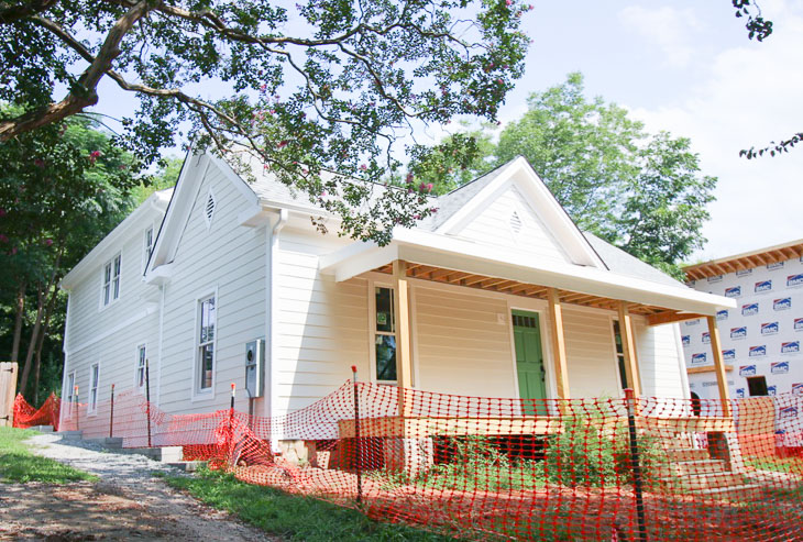 Exterior house colors for a 1900 farmhouse look