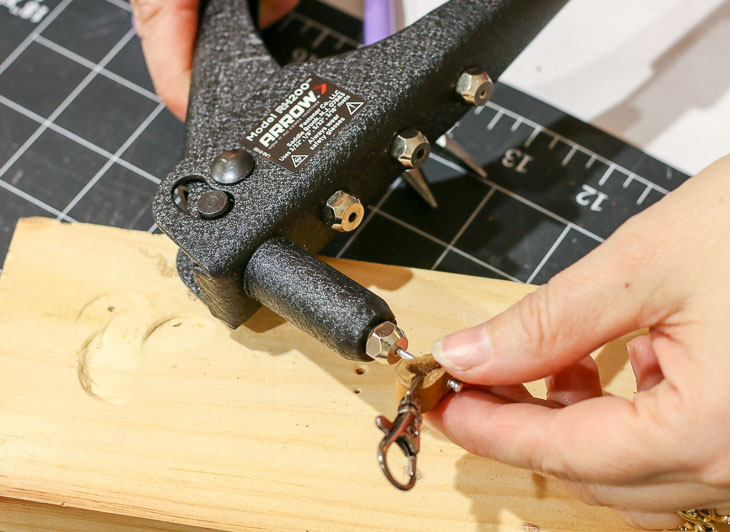 insert rivet into rivet gun