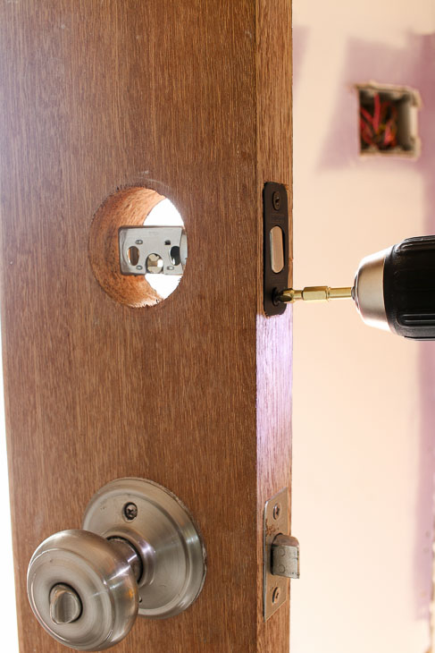 attach bolt