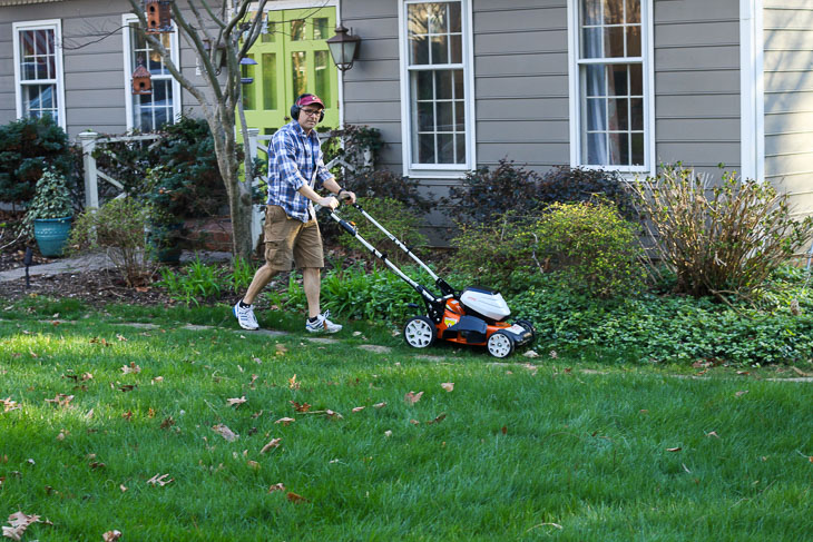 Man using STIHL RMA 460 Battery-powered mower
