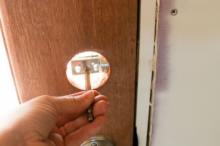 test dead bolt