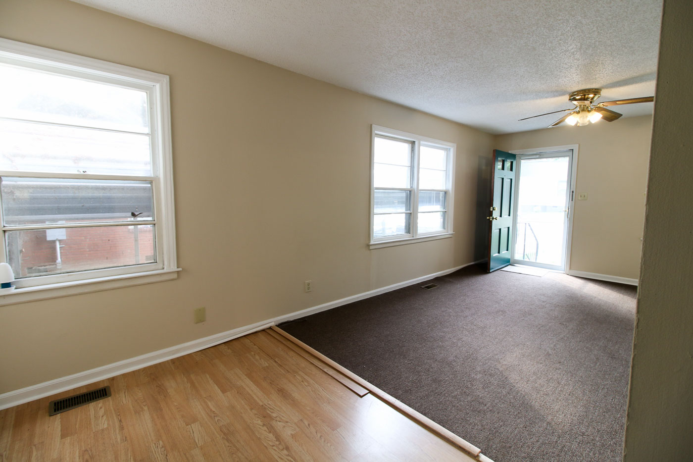 Millie's Remodel: Living Room Before 