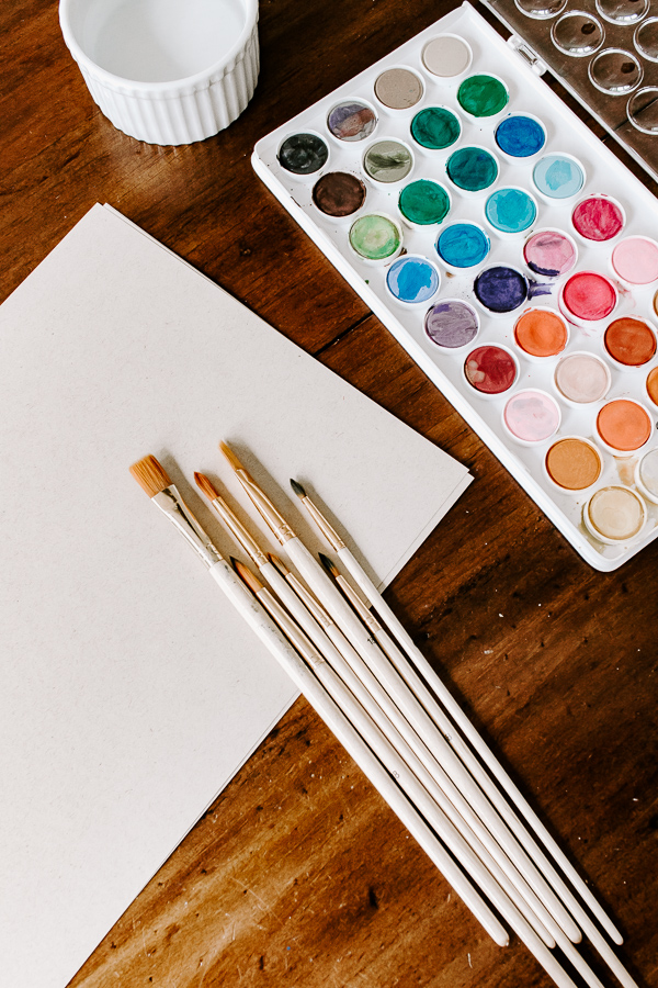 Use watercolor and watercolor brushes and paper to create your watercolor painted flowers
