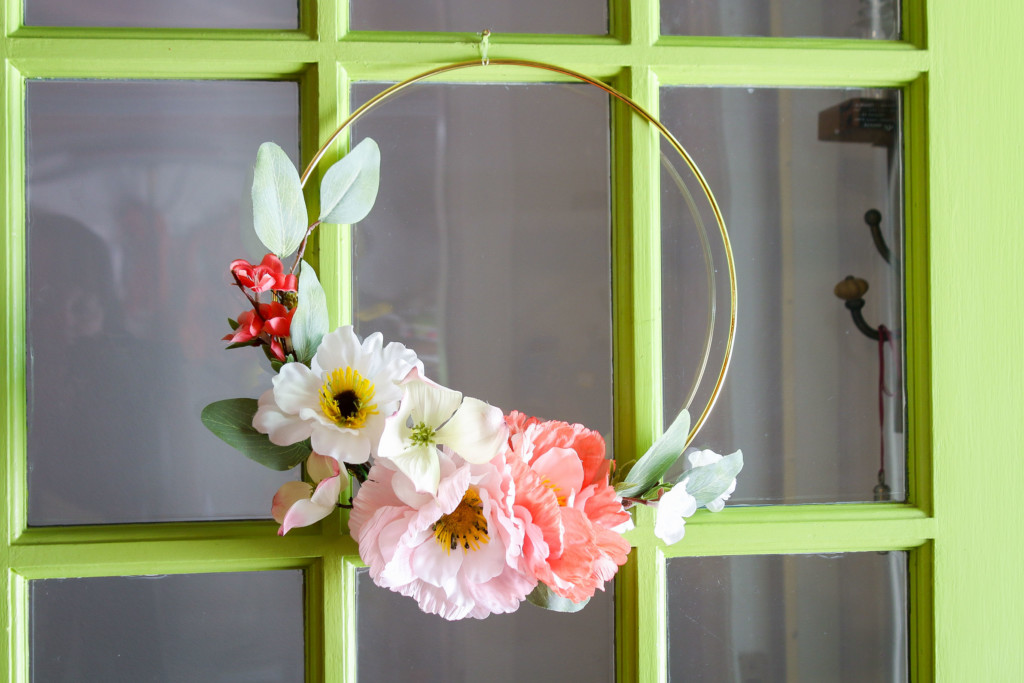 modern floral hoop wreath