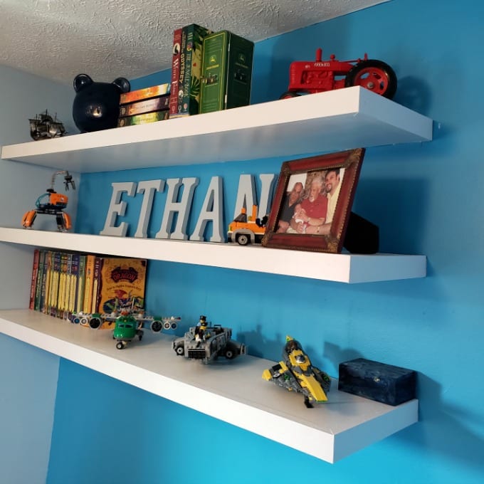 bedroom floating shelves