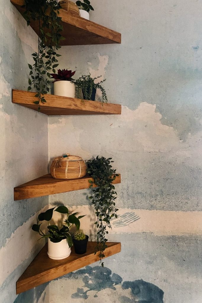 corner floating shelves